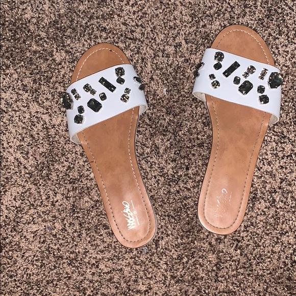 Shoes - slide on sandals